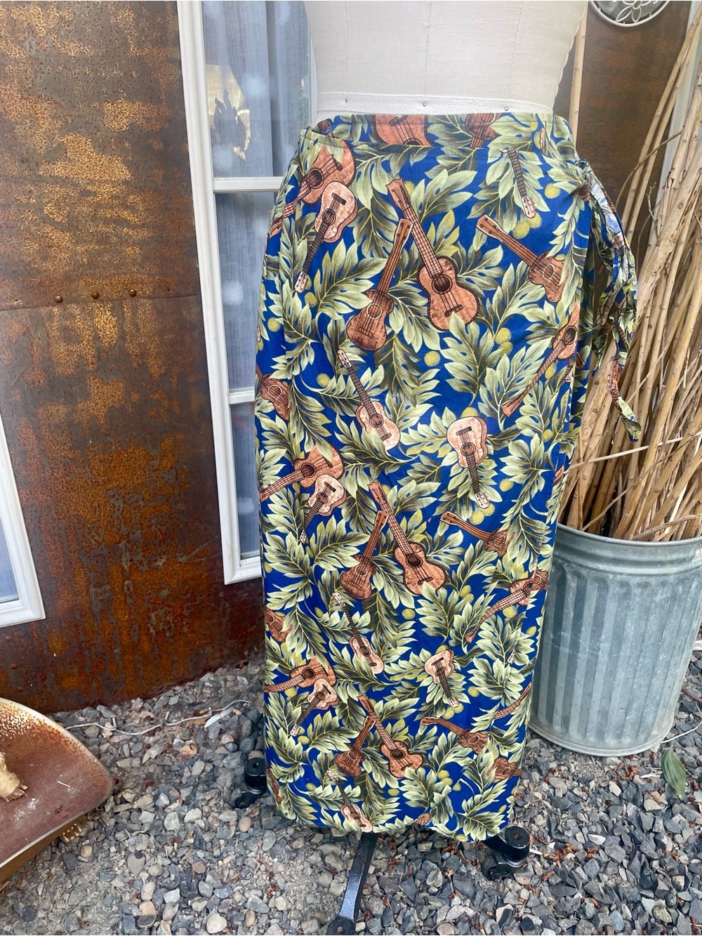 Hilo Hattie Blue and Green Hawaiian Ukulele Print Skirt